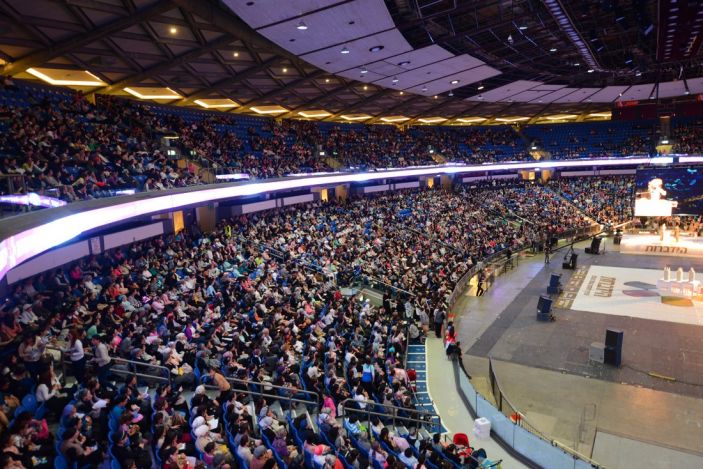 View of the enormous crowd